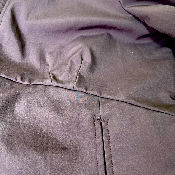 COLUMBIA Women’s XCQ Waist Length Fitted Burgundy Lightweight Jacket- Size Small - Picture 5 of 12